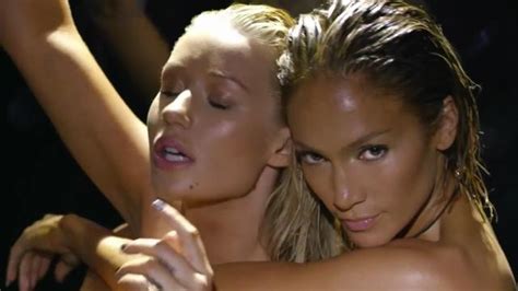 Iggy Azalea And Jennifer Lopezs Sexy ‘booty Scares Amas