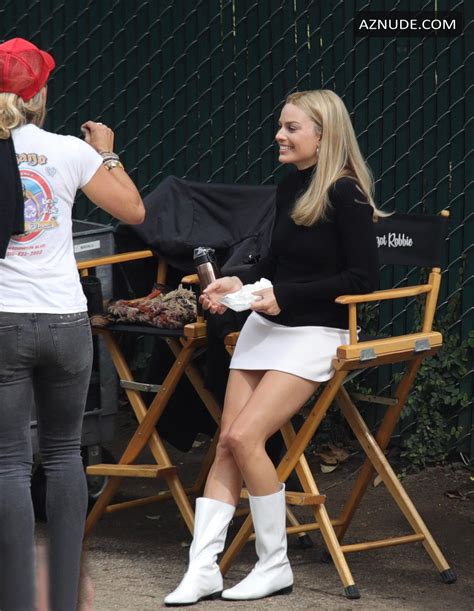 Margot Robbie Hot Blonde Actress Films Scenes On The Set Of Once Upon A Time In Hollywood Aznude