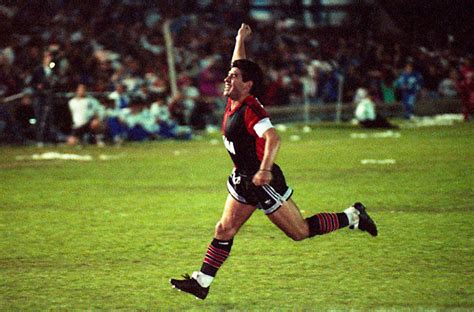 Tienda online oficial del club atlético newell's old boys. Efemérides del 7 de octubre: Maradona y su debut en Newell ...