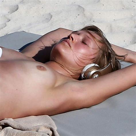 Toni Garrn Nude Topless Pics Collection Scandal Planet The Best
