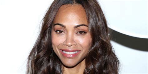 At 44 Zoe Saldana Shows Off Toned Abs In Topless Mirror Selfie And