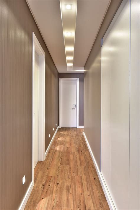 Corredor Com Revestimento De Madeira House Ceiling Design Corridor