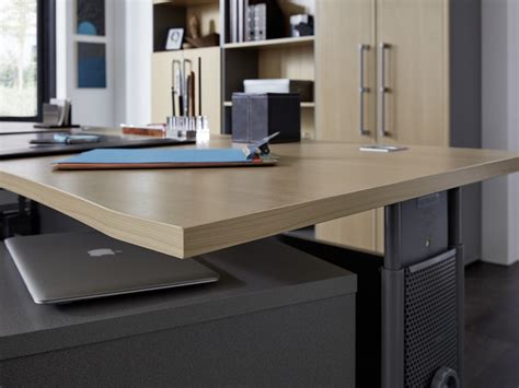 Heute stelle ich euch mein diy home office vor. Schreibtisch ergonomisch geformt, kurz, höhenverstellbar ...