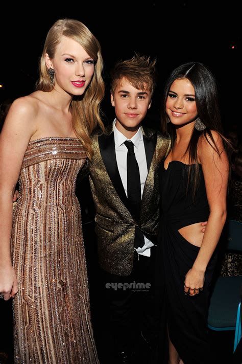Selena Gomez And Taylor Swift 2011 Billboard Music Awards Taylor Swift