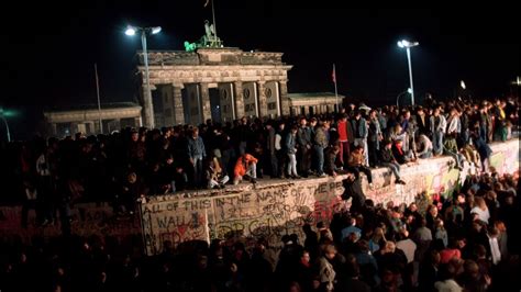 La RTBF met à l honneur les ans de la chute du mur de Berlin