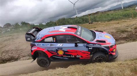 The hyundai i20 wrc is a world rally car built by hyundai for use from the 2014 world rally championship. Hyundai i20 WRC - Co-Drives - Thierry Neuville - YouTube