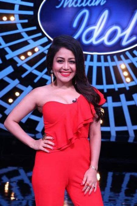 Neha Kakkar Gets Emotional With This Performance Of Indian Idol Contestant Newstrack English 2