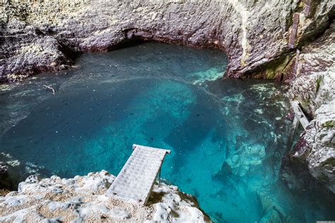 However, the title remained with the dutch. Fountain of Vaucluse - France - Blog about interesting places