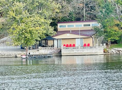 Lake of the Ozarks House Rentals - Redhead Yacht Club