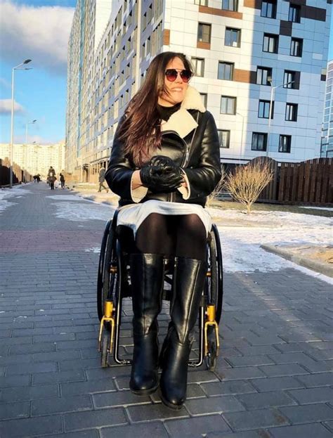 Pin By Takis Pete On Wheelchair Beauties In 2020 Wheelchair Fashion