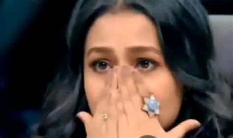 Neha Kakkar Breaks Down On Dance Reality Show Gets Sympathy From Shilpa Shetty