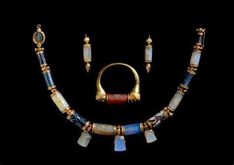 Delight yourself with interesting facts about jewelry in the ancient ...