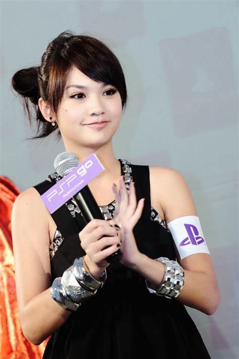 Pictures Of Rainie Yang