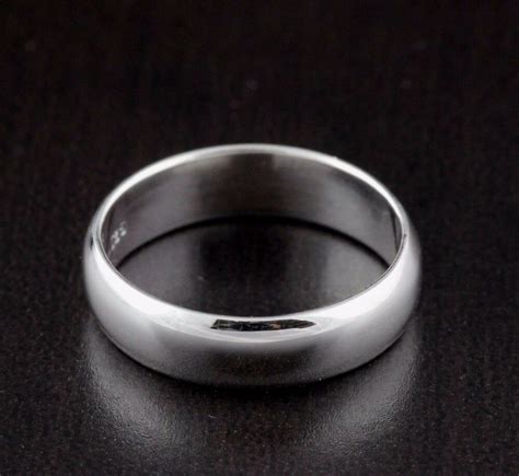 Here are six things to know about sterling silver rings. Unisex Mens Womens Solid 925 Sterling Silver Plain ...