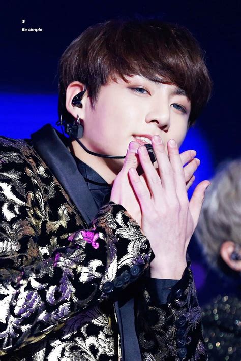 Individuals are now accustomed to using the net in gadgets to see video and image information for inspiration, and according to the title of this article i will discuss about foto anime. Pin de BTS•MyLife🐰💙🐥💕 en •Jeon-JungKook( ) | Dibujos