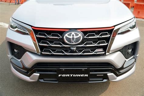 Toyota fortuner car price starts at rs. Chiêm ngưỡng Toyota Fortuner TRD Sportivo 2021: Cực ngầu ...