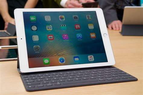 97 Inch Ipad Pro Review What Makes Something Pro Anyway Ars Technica