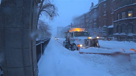 Boston Blizzard 2018 Beacon Hill Snow Plowing Youtube