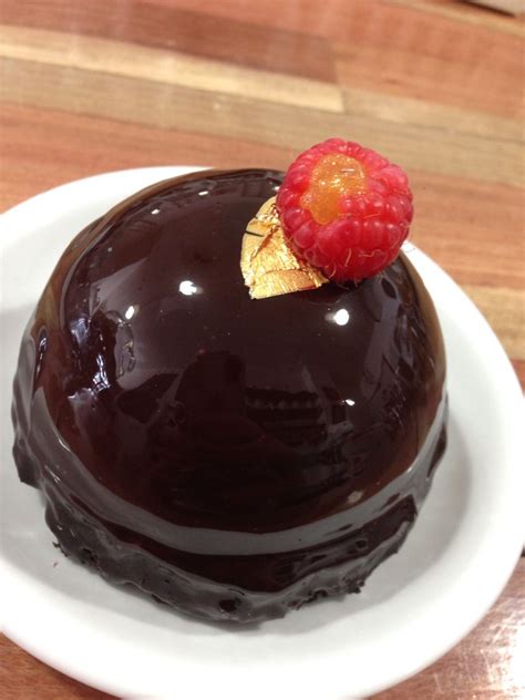 Chocolate mousse ျပဳလုပ္နည္းကို chef jean marc lemmery မွ master class ေပးခဲ့ပါတယ္. Raspberry mousse chocolate cheesecake dome | Chocolate ...