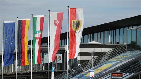 An vielen schulen gibt es freiwillige teststationen für schüler und lehrer. Dortmund/NRW: Erste Bilanz der Corona-Tests für Urlauber ...
