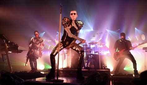Publicado por sami_kaulitz no hay comentarios Tokio Hotel: Neue Single bringt den Sound von früher ...
