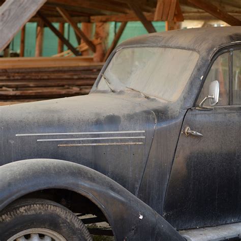 10 Incredibly Cool Car Finds In Barns Readers Digest Canada
