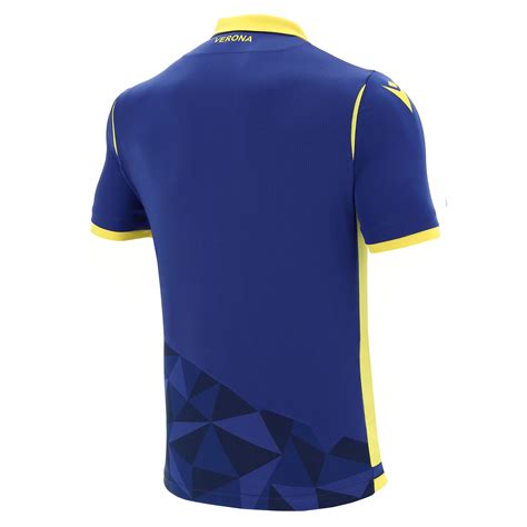 La maglia gara hellas verona home è blu con una grafica poligonale, in stampa sublimatica, tono su tono. Hellas Verona 2020-21 Macron Home Kit | 20/21 Kits ...