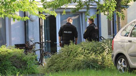 As of may 2021, three sublineages have been found. Sieben weitere Corona-Fälle in Dresdner Studentenwohnheim ...