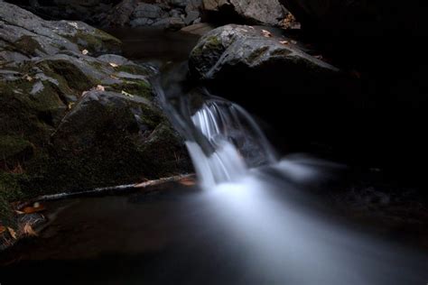 L´acquafraggia forma quindi una serie di cascate, di cui quelle più in basso, con il loro doppio salto. Foto gratis: fotografia, cascata, acqua, fiume, natura