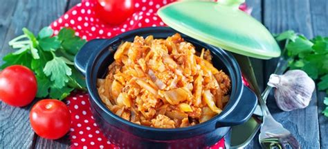 Блюда без мяса - рецепт горохового супа, салата, борща, плова и подливы