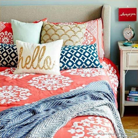 40 Beautiful Navy Blue And Coral Bedroom Decor In 2020 Coral Bedroom