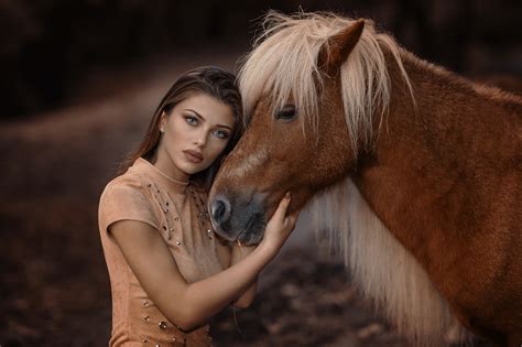2048x1365 Brunette Horse Girl Animal Coolwallpapersme