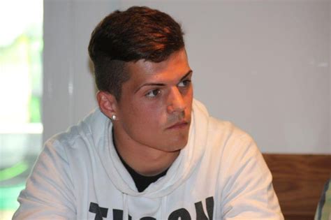 Compare granit xhaka to top 5 similar players similar players are based on their statistical profiles. Granit Xhaka hairstyle and haircuts pictures