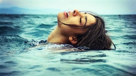 Fond d écran visage femmes mer eau sous marin émotion la natation océan vague séance