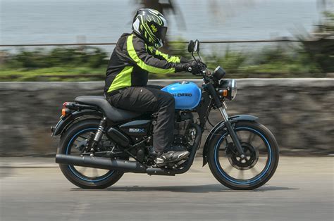 The already popular cruiser model thunderbird will get the 500x as a fresh variant with cosmetic changes the changes include new bright color options as spotted that include bright blue, yellow. 2018 Royal Enfield Thunderbird 500X review, test ride ...