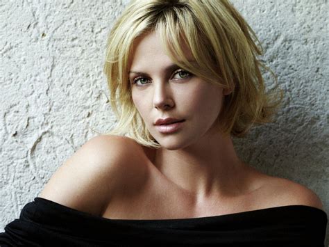 Celebrity Arena Charlize Theron Is A South African And American Actress
