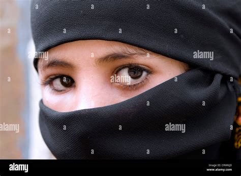 Veiled Girl Haraz Mountains Manakhah Sanaa Yemen Stock Photo Alamy