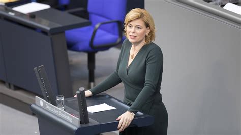 Annalena charlotte alma baerbock (* 15. Bundeslandwirtschaftsministerin Julia Kloeckner CDU ...