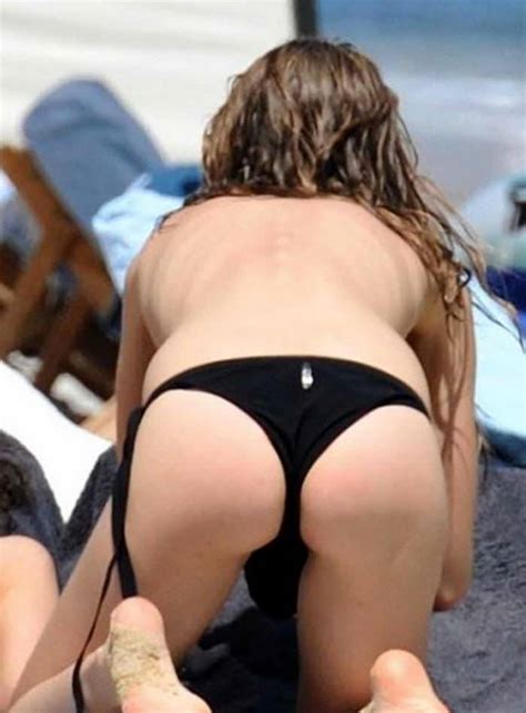 Katharina Damm Topless In Saint Tropez 2
