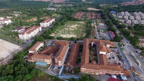 Rawatan penyakit fizikal, gangguan makluk halus, sihir. Sekolah Menengah Kebangsaan Bandar Baru Salak Tinggi - YouTube