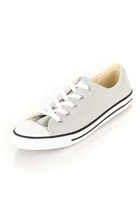 Vous trouverez même des converse gris anthracite. converse basse femme grise clair
