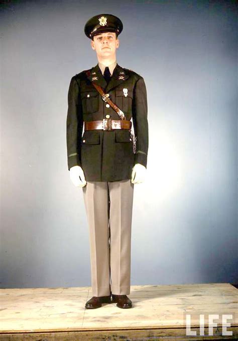 1941 Life Magazine Color Photos Of Us Military Uniforms Uniforms U