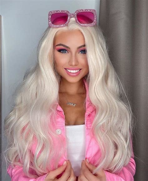 Come On Barbie Lets Go Party Una Dintre Cele Mai Sexy