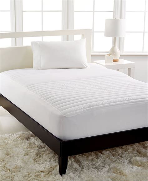 This quilted mattress pad provides cushy comfort and hypoallergenic fill, and it's great for allergy sufferers. Perfect Fit 3-Zoned Support Mattress Pads - Mattress Pads ...