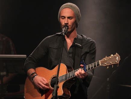 באתר xmusic תוכלו למצוא מילים לשירים של נתן גושן, שירים חדשים של נתן גושן ועוד. נתן גושן בהופעה - ביקורת