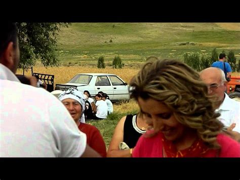 Yerli uyarlama bir film olan 7.koğuştaki mucize filminde zihinsel engelli olması sebebiyle 7 yaşındaki kızı ile aynı zekâ yaşına sahip bir babanın, yaşadığı adaletsiz durumlar karşısında direnişini. Fatma Şahin - Köylü Kızı - YouTube