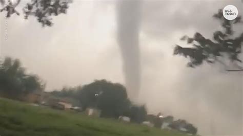 Tornadoes In Oklahoma Nebraska Arkansas Kansas The Stunning Videos