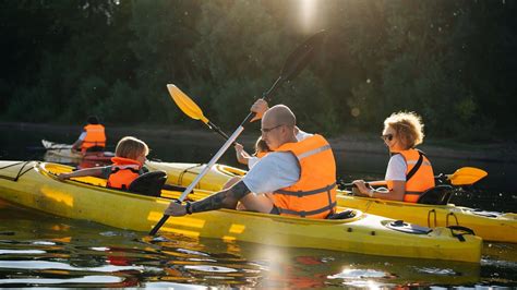 Is Kayaking Safe For Non Swimmers Benefits And Safety Tips Of 2022