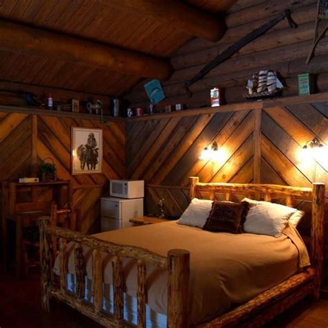 Trundle bed for more sleeping arrangements. Western style bedroom | Western style decor, Western ...