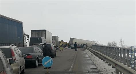 Получите эксклюзивный доступ к новостям. Пробка на трассе Одесса-Киев » Новости Одессы | ГРАД